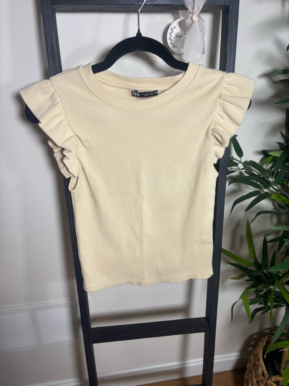 Zara Cream Ruffle-Sleeve Ribbed Knit Top